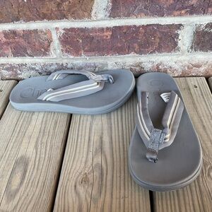 Men’s Gray Chaco Flip Flops Size 7